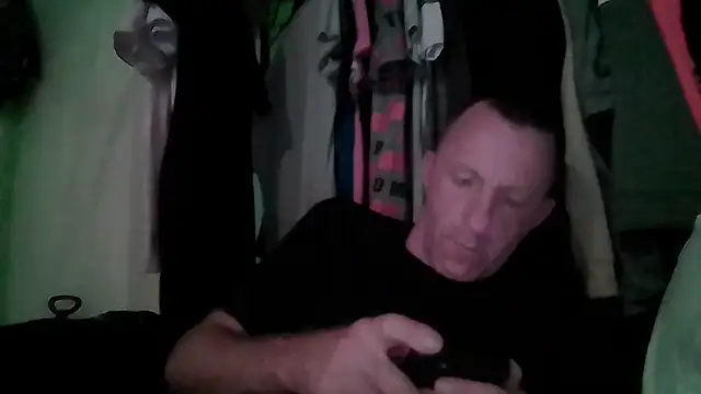 Snapshot of Sum4U2c chatting on April 6, 9:38 pm Sum4U2c online show from April 6, 9:38 pm