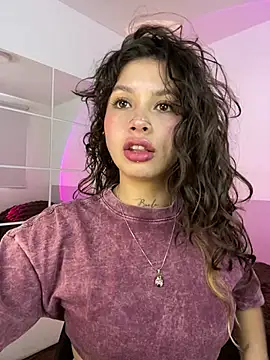 Dreanaa online show from May 8, 8:03 pm