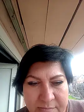 Snapshot of LeraSwan33 chatting on April 7, 12:27 pm LeraSwan33 online show from April 7, 12:27 pm