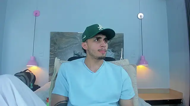 James-06 online show from May 18, 11:27 am