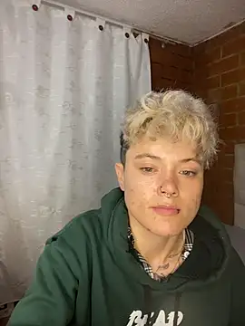 Snapshot of Megan-c chatting on July 3, 5:03 am Megan-c online show from July 3, 5:03 am