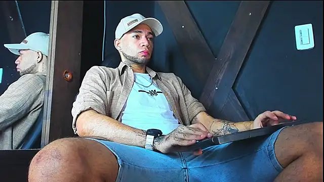 Daniel huge22 online show from April 20, 1:47 pm