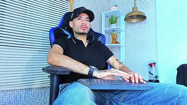Daniel huge22 online show from June 20, 2:31 pm