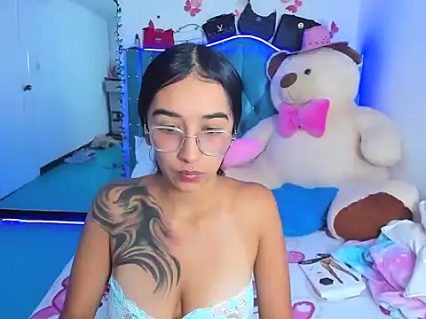 Snapshot of valery_taylor_1 chatting on April 11, 5:56 am valery taylor 1 online show from April 11, 5:56 am