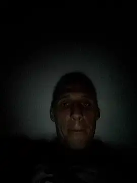 Snapshot of Aleksander199595 chatting on April 7, 3:51 am Aleksander199595 online show from April 7, 3:51 am