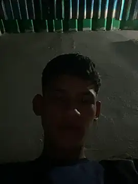 Snapshot of chicocalo chatting on April 7, 12:55 am chicocalo online show from April 7, 12:55 am