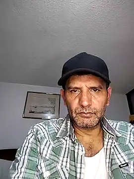 Snapshot of Senkoreman_hard chatting on April 15, 2:29 am Senkoreman hard online show from April 15, 2:29 am