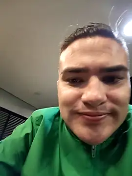 Snapshot of Stan-Mfz chatting on April 7, 3:51 am Stan-Mfz online show from April 7, 3:51 am