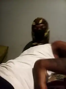 Snapshot of mkontiwonke chatting on April 7, 5:52 am mkontiwonke online show from April 7, 5:52 am