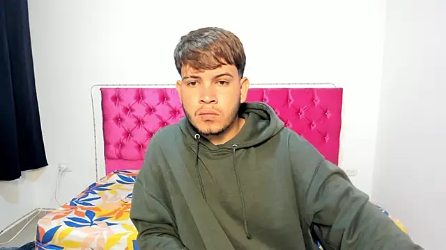 Snapshot of bry_saint chatting on April 7, 5:30 am bry saint online show from April 7, 5:30 am