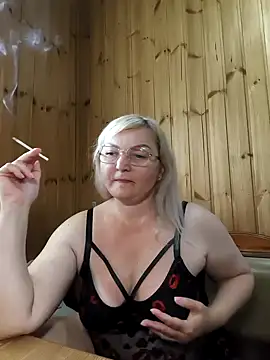 White-Chocolatte online show from May 1, 9:03 am