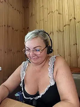 White-Chocolatte online show from June 26, 6:51 am
