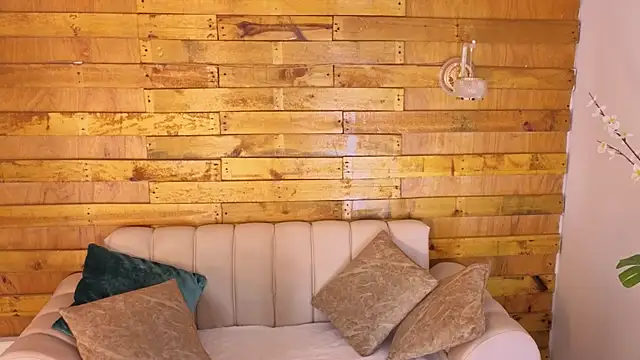 Snapshot of jack_shine chatting on April 8, 4:12 am jack shine online show from April 8, 4:12 am