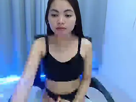 petitegirl123 online show from May 25, 3:51 pm