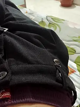 ekwjj online show from April 19, 6:54 pm