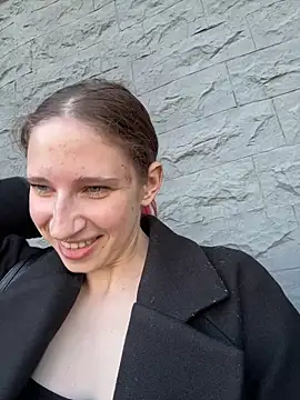 michelle lovique online show from May 23, 1:48 pm