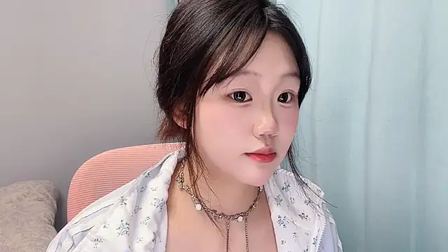 Lilababy00 online show from April 19, 8:24 am