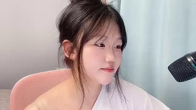 Lilababy00 online show from April 21, 2:56 pm