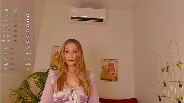 Snapshot of Emilicious chatting on May 19, 2:23 pm Emilicious online show from May 19, 2:23 pm