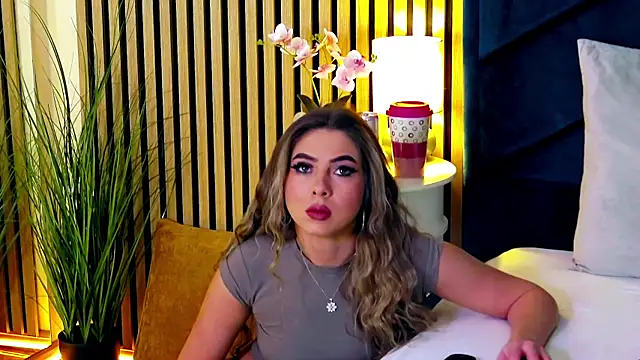 Snapshot of AylinRosee chatting on May 12, 2:52 am AylinRosee online show from May 12, 2:52 am