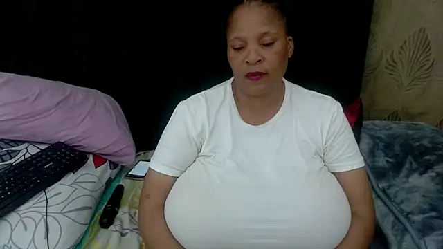 CaramelMelons78 online show from May 25, 3:51 pm