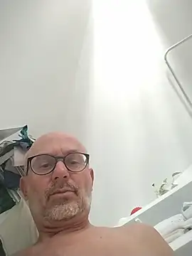 Snapshot of Rubicon_man chatting on June 16, 12:52 pm Rubicon man online show from June 16, 12:52 pm