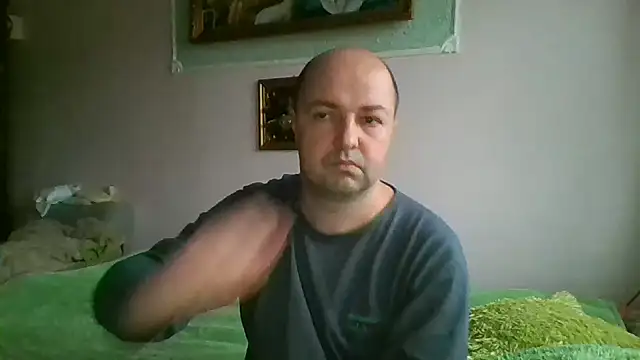 Snapshot of Luceriusbigass chatting on December 7, 1:40 pm Luceriusbigass online show from December 7, 1:40 pm