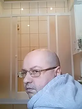 Snapshot of Luceriusbigass chatting on February 22, 9:23 am Luceriusbigass online show from February 22, 9:23 am