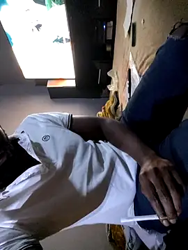 Snapshot of Ysae37 chatting on April 14, 5:52 pm Ysae37 online show from April 14, 5:52 pm