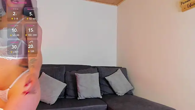 Snapshot of Elliee_e chatting on May 25, 1:06 pm Elliee e online show from May 25, 1:06 pm