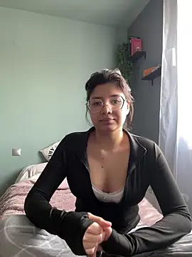 Snapshot of TopangaOlsen chatting on April 10, 2:11 pm TopangaOlsen online show from April 10, 2:11 pm