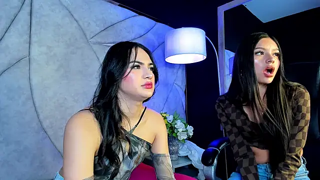 Snapshot of Kimora_Blaze chatting on April 15, 8:20 pm Kimora Blaze online show from April 15, 8:20 pm