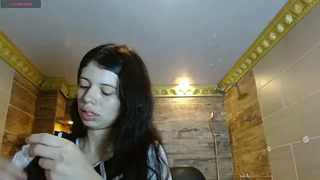 Snapshot of Sophie_Copers chatting on April 21, 2:45 pm Sophie Copers online show from April 21, 2:45 pm
