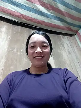 Snapshot of vanlucky2 chatting on April 21, 1:29 am vanlucky2 online show from April 21, 1:29 am