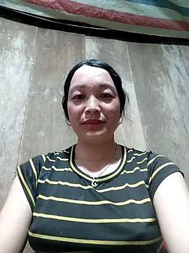 Snapshot of vanlucky2 chatting on April 22, 11:12 am vanlucky2 online show from April 22, 11:12 am