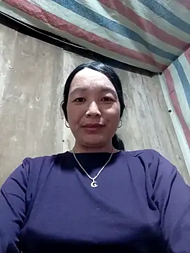 Snapshot of vanlucky2 chatting on April 23, 1:35 pm vanlucky2 online show from April 23, 1:35 pm