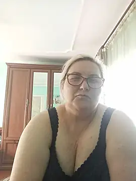 AureliaSky598 online show from May 25, 2:23 pm