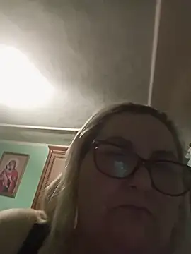 AureliaSky598 online show from June 10, 12:22 am