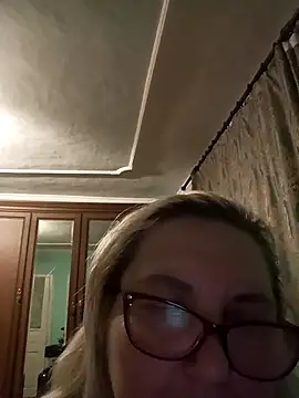 AureliaSky598 online show from June 13, 12:52 am