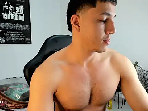 Snapshot of Max_valiant chatting on April 9, 1:27 am Max valiant online show from April 9, 1:27 am