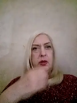 Snapshot of Julia20X chatting on April 28, 9:53 pm Julia20X online show from April 28, 9:53 pm