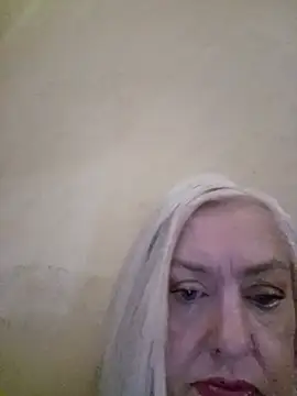 Snapshot of Julia20X chatting on June 21, 9:45 am Julia20X online show from June 21, 9:45 am
