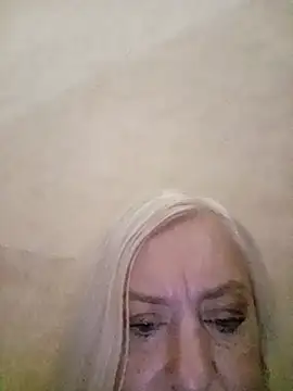 Snapshot of Julia20X chatting on July 1, 9:33 am Julia20X online show from July 1, 9:33 am