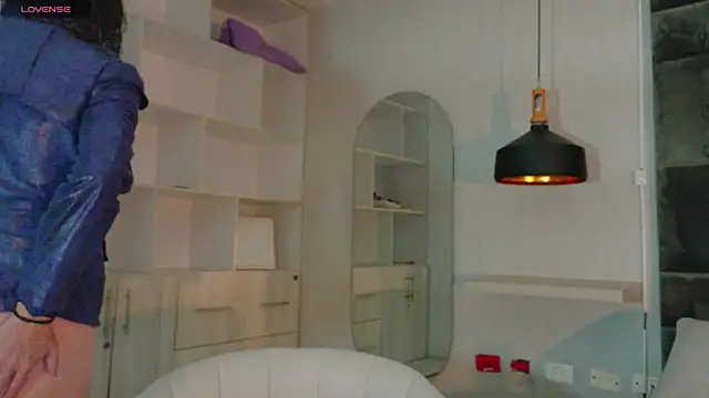 Adrianaa gold online show from June 17, 12:50 pm