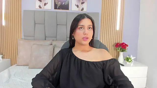 Snapshot of _ValeryCooper chatting on May 18, 11:49 am ValeryCooper online show from May 18, 11:49 am
