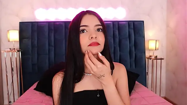 NicoleeNash online show from May 13, 4:43 am