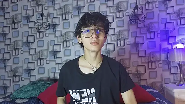 Snapshot of Twink_Sebas7 chatting on April 15, 12:12 pm Twink Sebas7 online show from April 15, 12:12 pm