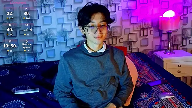 Snapshot of Twink_Sebas7 chatting on April 24, 12:18 pm Twink Sebas7 online show from April 24, 12:18 pm