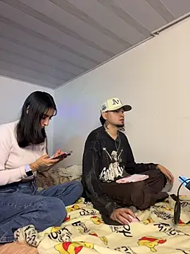 hotlatinocouple   online show from April 26, 7:28 am