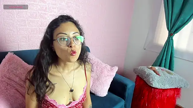 Snapshot of Kat_santana chatting on April 13, 9:53 pm Kat santana online show from April 13, 9:53 pm